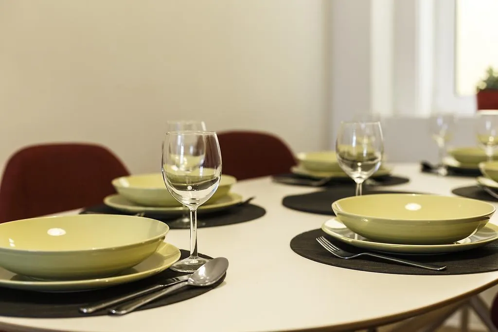 Whome | Fanqueiros Downtown Typical Apartment Lizbona